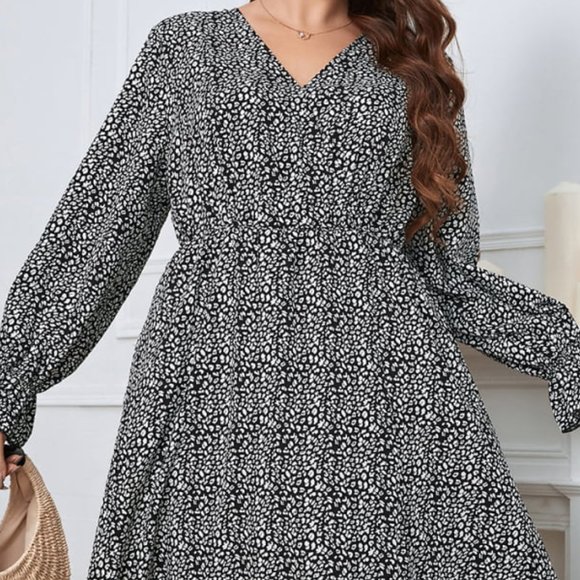 Melo Apparel Plus Size Printed V-Neck Flounce Sleeve Midi Dress - Picture 3 of 9